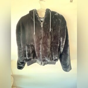 Zara Plush Faux Fur Jacket in Black